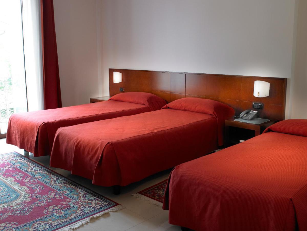 Hotel Le Torri Arborea Zewnętrze zdjęcie